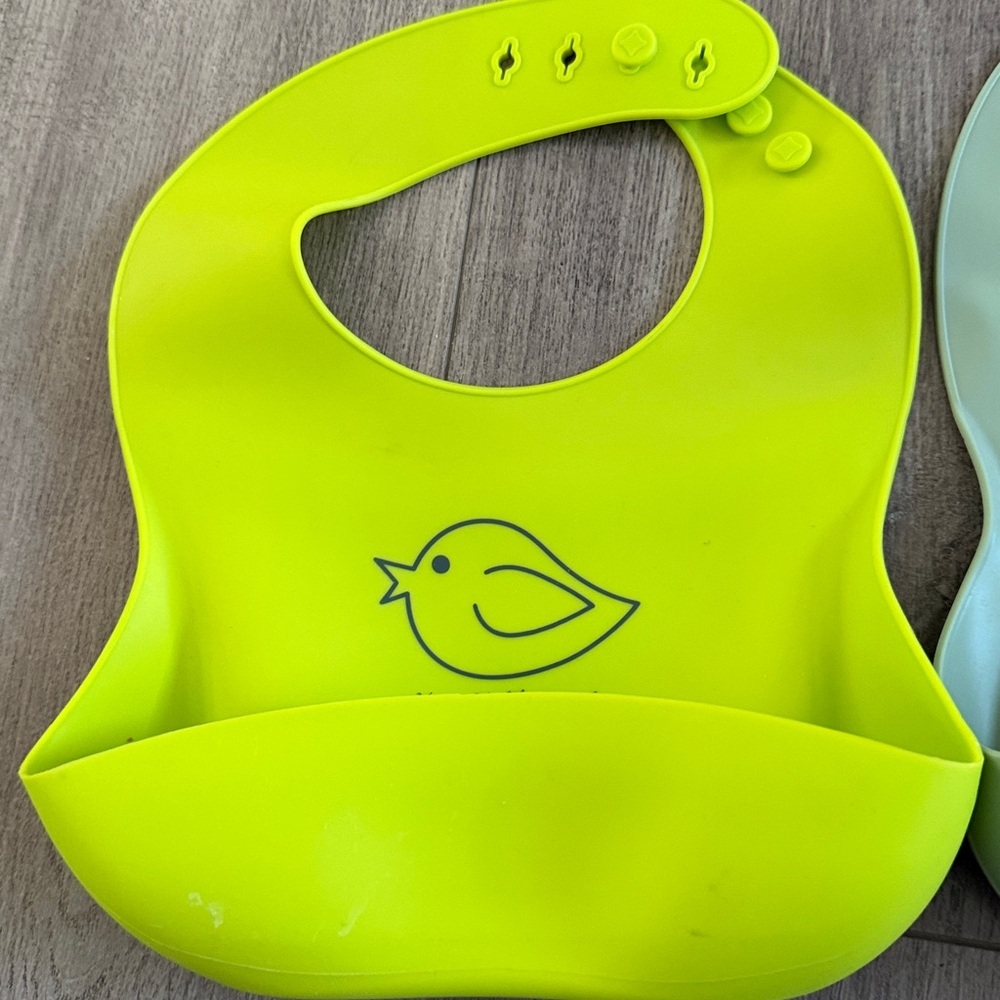 Silicone Baby Bib Set - Yellow and Green - Picture 2 of 4